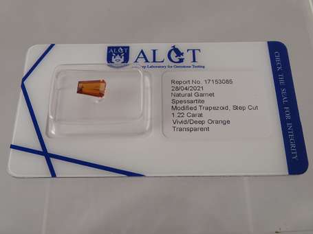 Grenat trapèze 1,22 carats Certificat ALGT