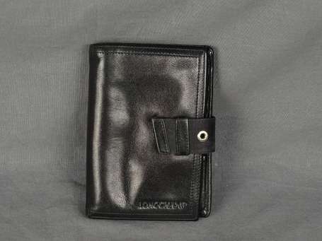 LONGCHAMP - Portefeuille cuir box noir. Etat 