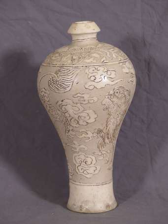 CHINE - Vase ovoïde en céramique à décor d'un 