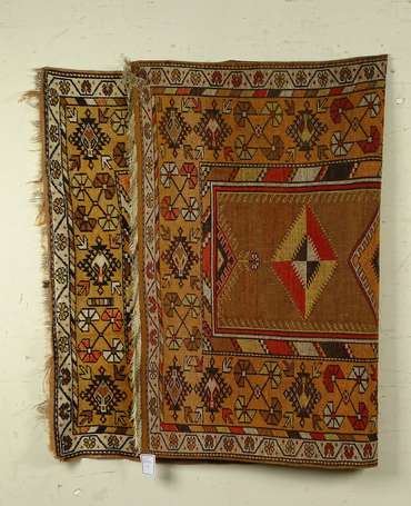 TAPIS Mélas (chaîne, trame et velours en laine), 