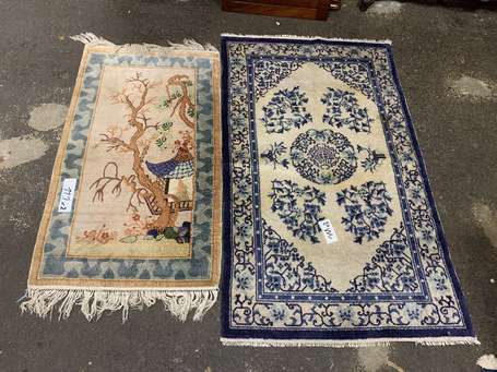 Lot de deux tapis Chinois en soie (chaîne, trame 