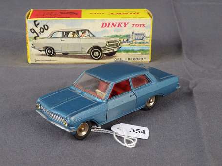 Dinky toys -  Opel Rekord, couleur bleu métalisé -
