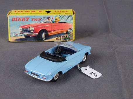 Dinky toys -  Peugeot 204 cabriolet, bleu ciel - 