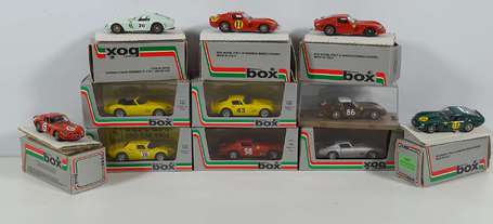 Box - 11  voitures Ferrari dont 10 en boites 