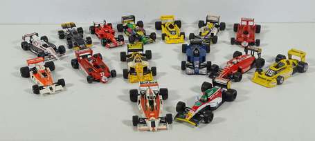 Diverses marques - Lot de voitures F1 dont 1 kit 