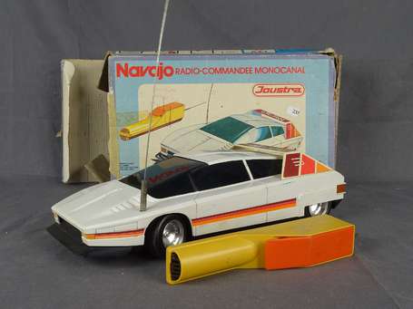 Joustra - voiture Navarro, jouet radiocommandé, en