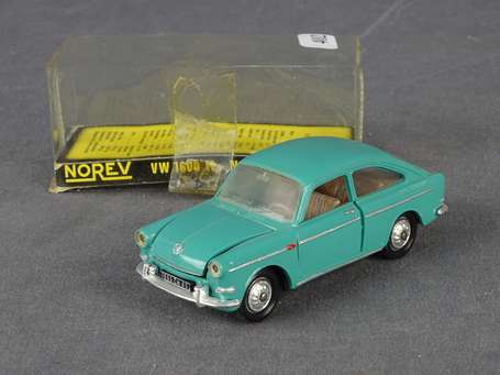 Norev ancien - VW 1600 tl, couleur verte, neuf en 