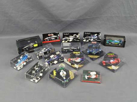 Lot de 15 voitures formule 1 en boite 