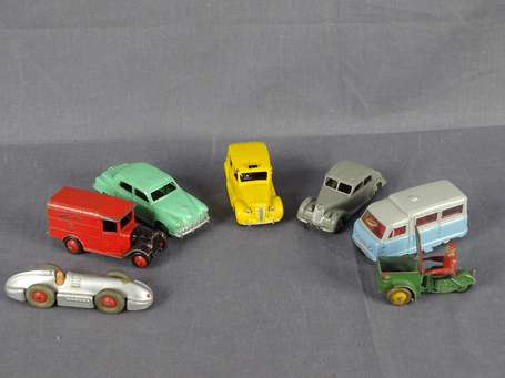 Dinky toys GB - Lot de 7 véhicules en l'état 