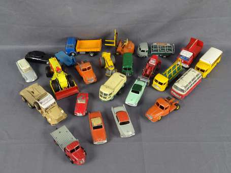 Dinky toys France et divers- Lot de véhicules  en 