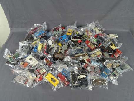 Dinky toys - Lot important de vehicules dinky et 