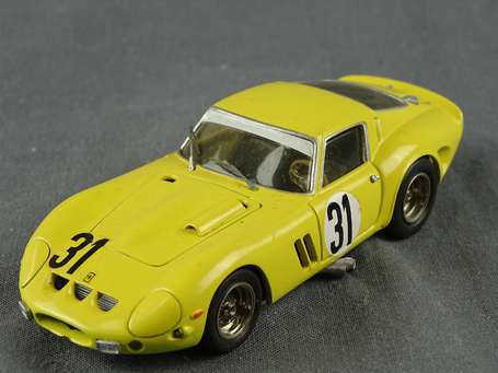 KIT - Ferrari  GTO N° 31 , fabricant  A RUFF /AMR,