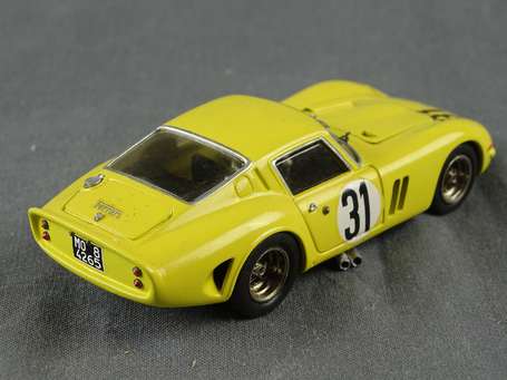 KIT - Ferrari  GTO N° 31 , fabricant  A RUFF /AMR,