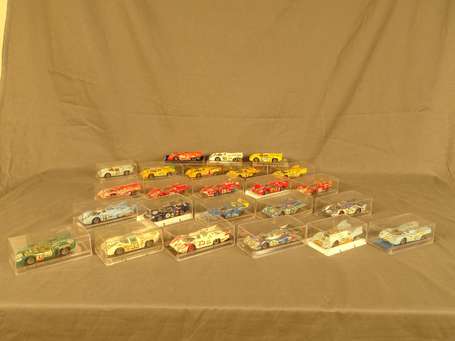 Champion - 24 voitures de courses 1/43eme dont 