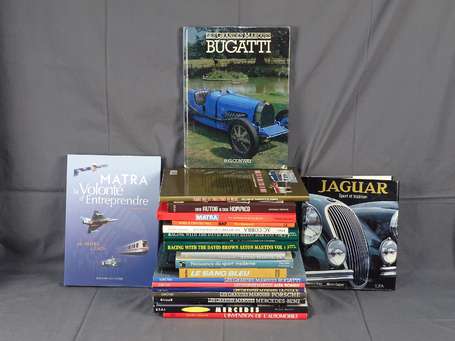 Lot de 20 livres sur les marques de voitures et 