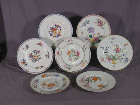 RAYNAUD, Limoges - Lot de 7 assiettes en 