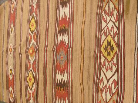 Kilim turc (chaine et trame en laine), vers 1950. 