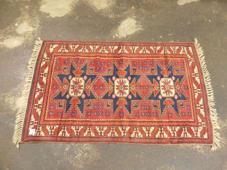 Tapis Kars (chaine, trame et velours en laine), .