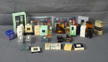 Divers parfumeurs : lot d'environ 30 miniatures 