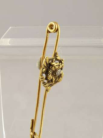 Epingle à cravate ajouré en or jaune 18K(750°/°°) 