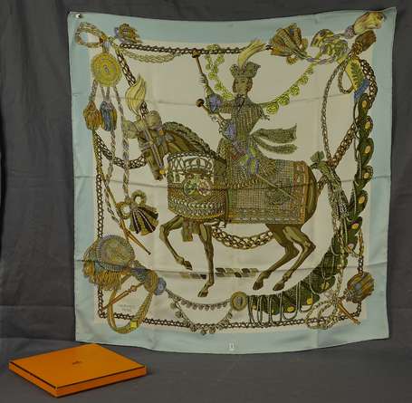 HERMES - Carré en twill de soie à décor d'un 