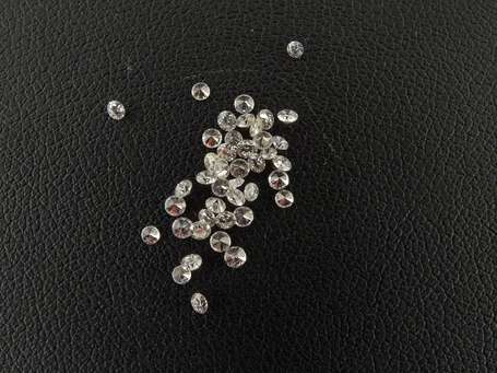 Sur papier, lot de diamants de pavage, taille 