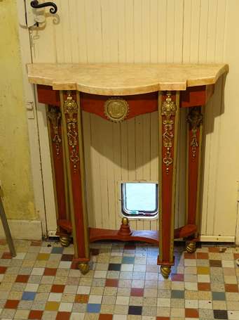 Petite console en bois laqué rouge