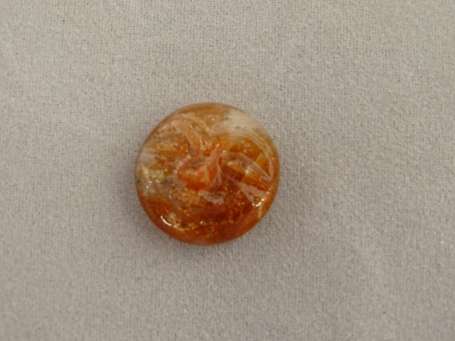 1 aventurine taillée en forme de lune de 5,58 cts.