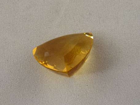 Citrine, taille troïda de 27,04 cts.