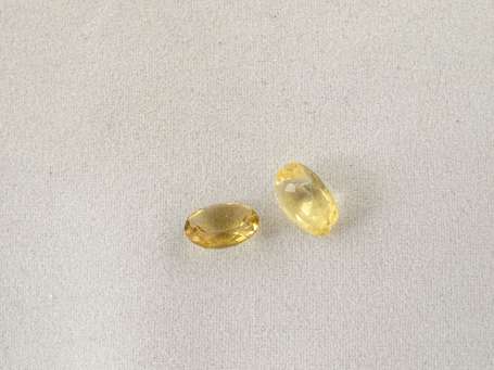 2 citrines, taille ovale. 2,34 cts