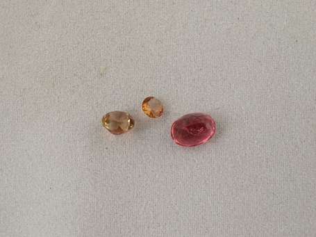 3 tourmalines roses : 2 taille ronde de 0,14 cts 