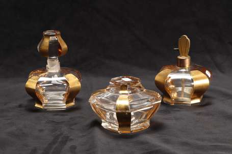 Partie de garniture de toilette en cristal 