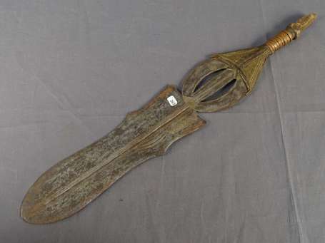 Ancien sabre de guerrier en bois métal cuivre, la 
