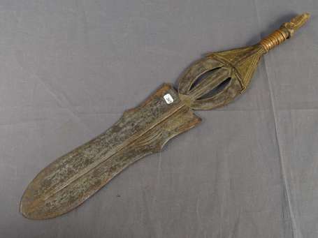 Ancien sabre de guerrier en bois métal cuivre, la 