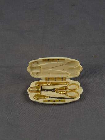 Nécessaire de couture en or jaune 18 k 