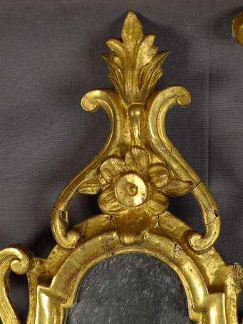 Miroir cartouche contourné, le cadre de bois 