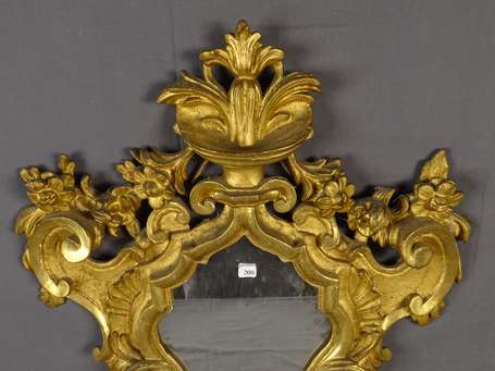 Miroir cartouche contourné, le cadre de bois 