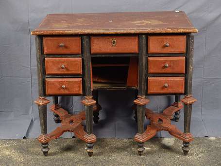 Bureau Mazarin en bois laqué rouge et noir, il 