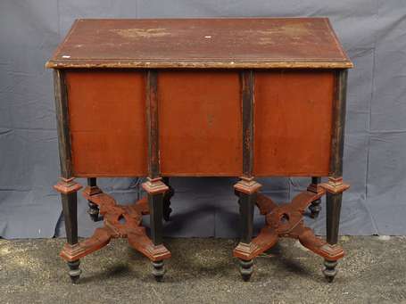 Bureau Mazarin en bois laqué rouge et noir, il 