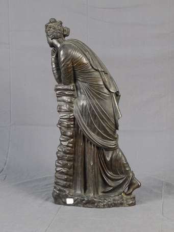 Songe - Femme à l'antique Sujet en bronze à patine