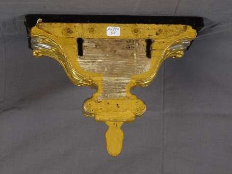 Console d'applique en bois sculpté doré et 