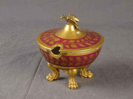 GRAND SUCRIER couvert quadripode en porcelaine à 