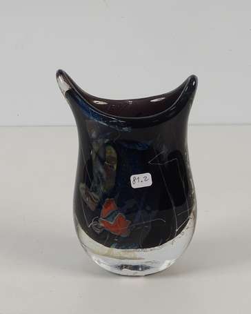 Le Lonquer François Vase en verre à inclusions de 