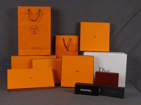 Hermès - Ensemble de cinq boites de la marque. 