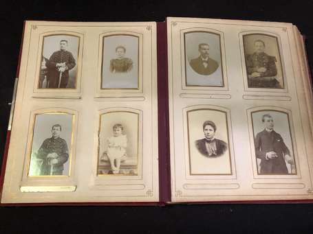 Album de 60 photos CDV et Cabinet - dont militaria