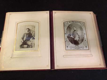 Album de 60 photos CDV et Cabinet - dont militaria