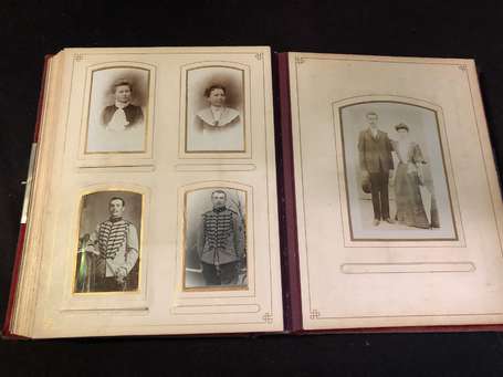 Album de 60 photos CDV et Cabinet - dont militaria