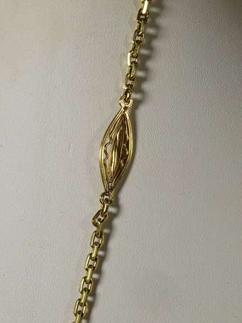 Sautoir en or jaune 18K (750°/00), la maille 