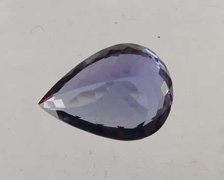 Tanzanite taille poire sur papier 2,62 cts 