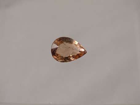 Rare tourmaline rose orangée taille poire 5.79 cts